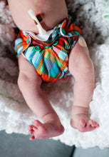 Load image into Gallery viewer, Baby with umbilical stump wearing Quinn Lil Joey