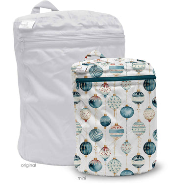 Kanga Care Wet Bag mini for Cloth Diapers in Christmas print called Glaskugeln with blue and red ornament pattern on a white background