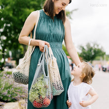 Load image into Gallery viewer, Mom and child with Ecoposh net bags (long and short handles)
