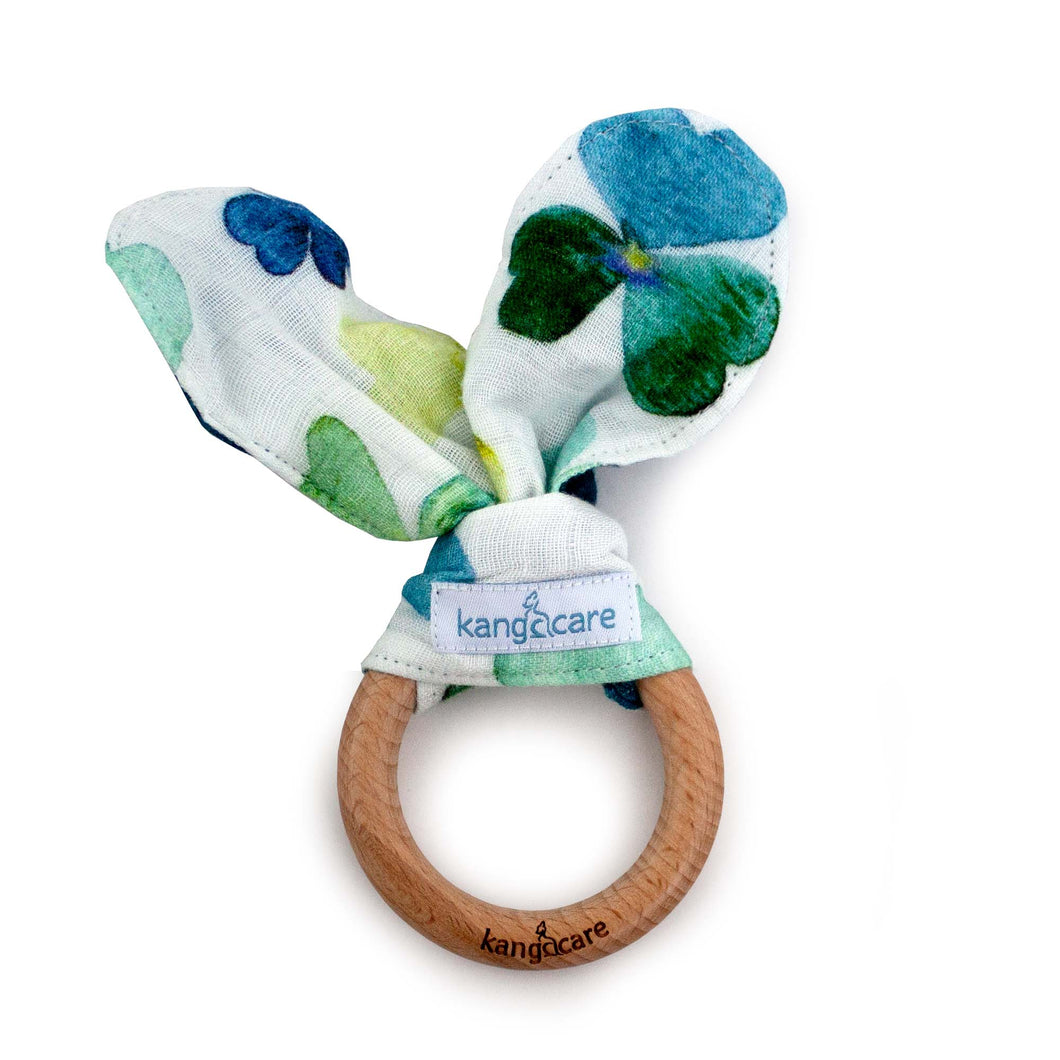 Clover teething ring - front